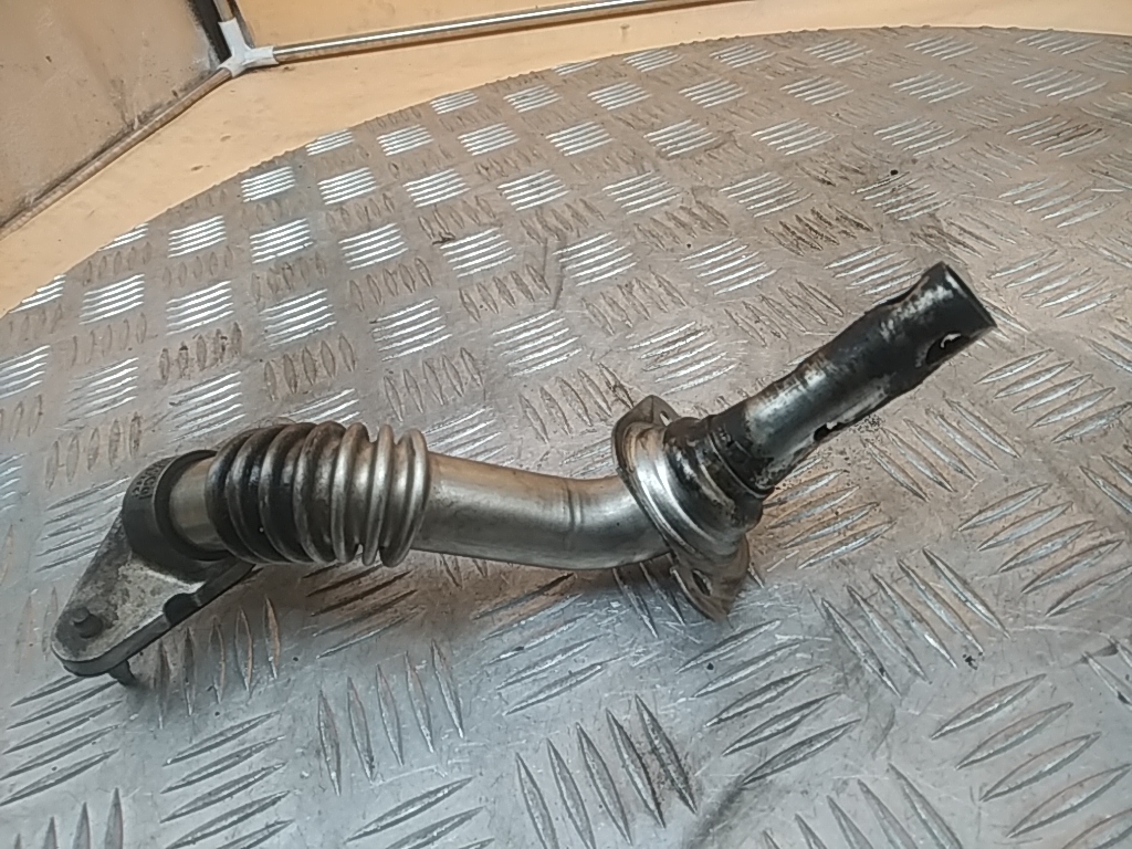 Трубка картерных газов