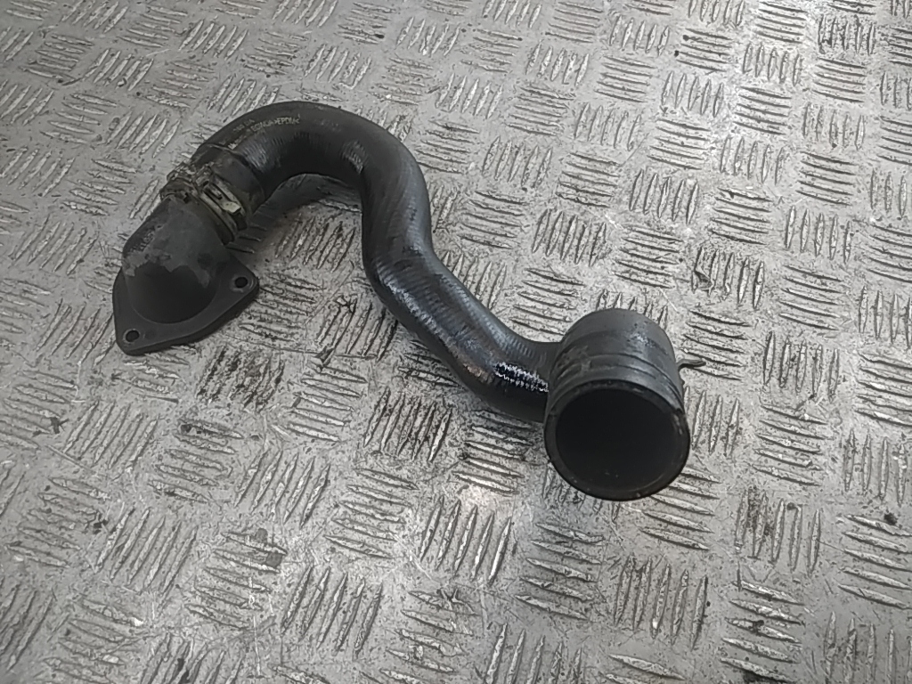 Патрубок радиатора