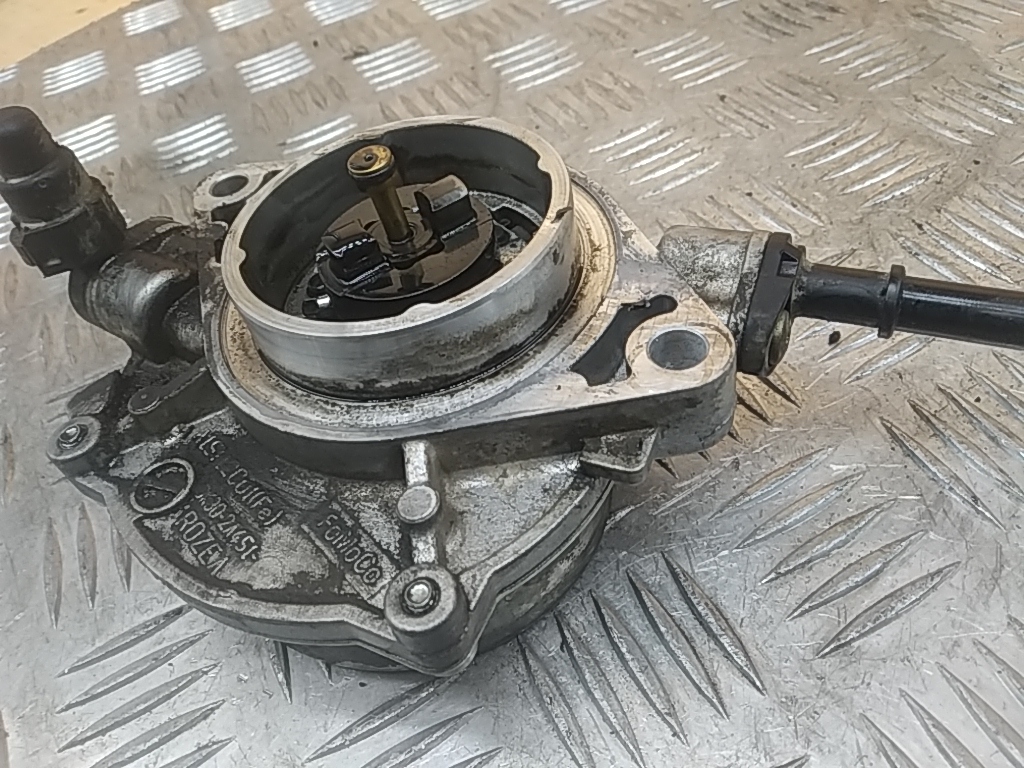 Насос вакуумный