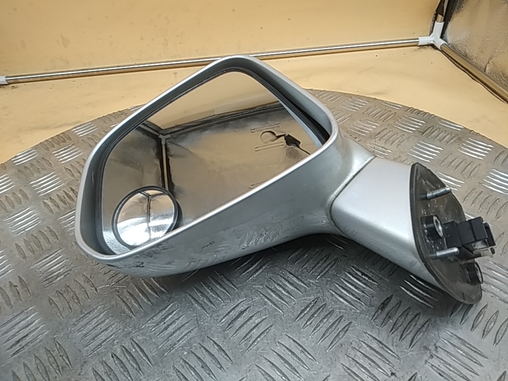 Зеркало левое электрическое