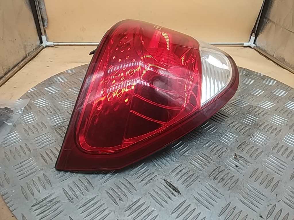 Фонарь задний левый