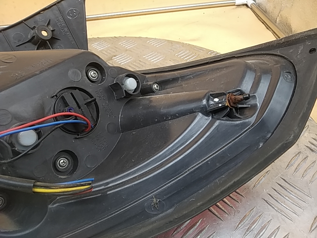 Фонарь задний левый