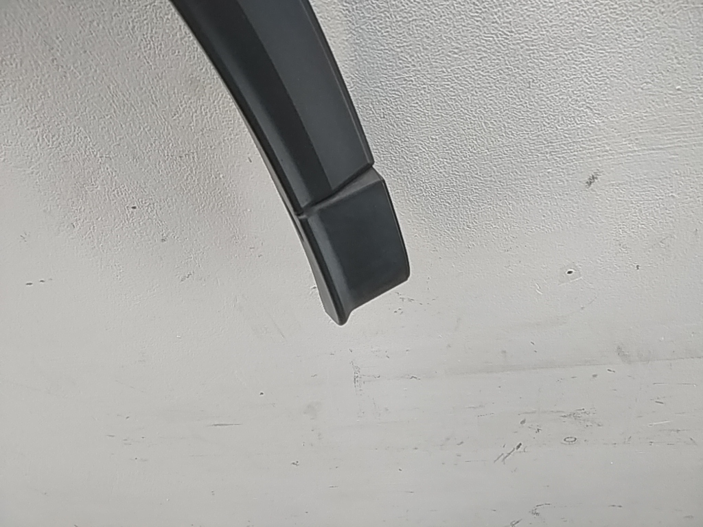 Накладка переднего крыла правого