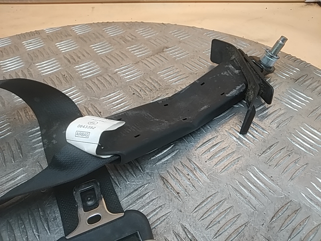 Ремень безопасности с пиропатроном