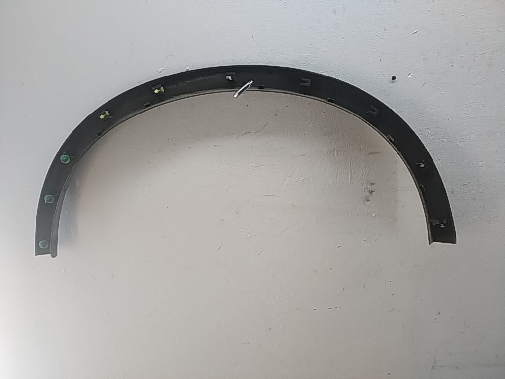 Накладка заднего крыла левого