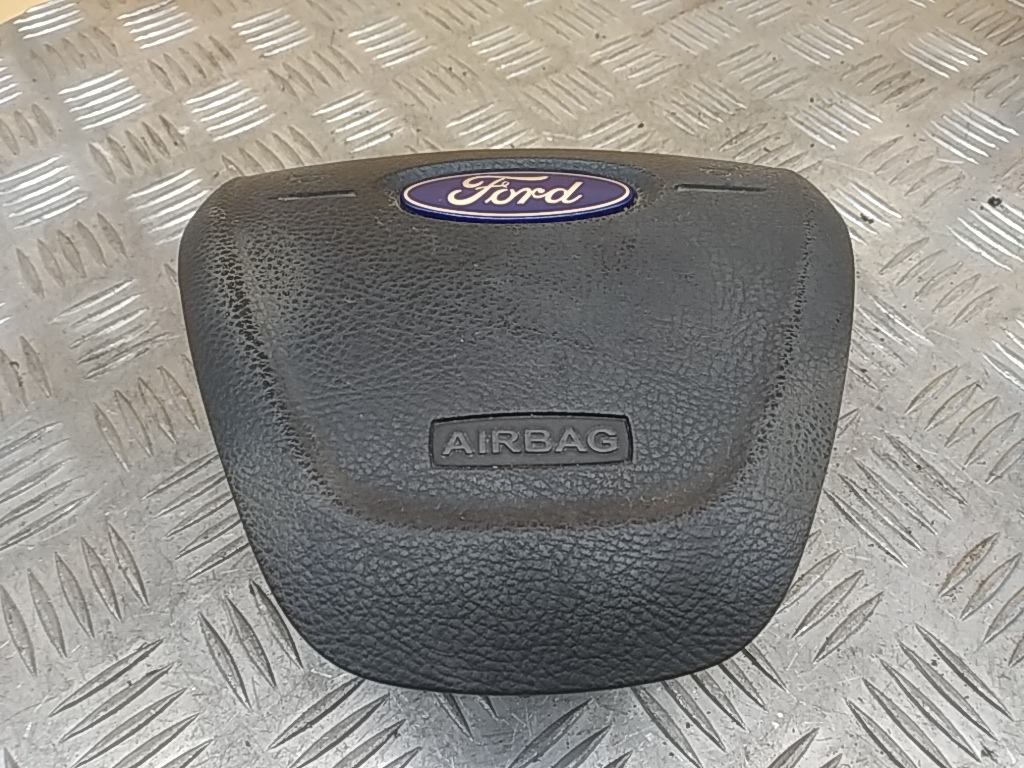 Подушка безопасности в рулевое колесо