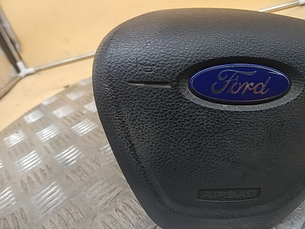 Подушка безопасности в рулевое колесо