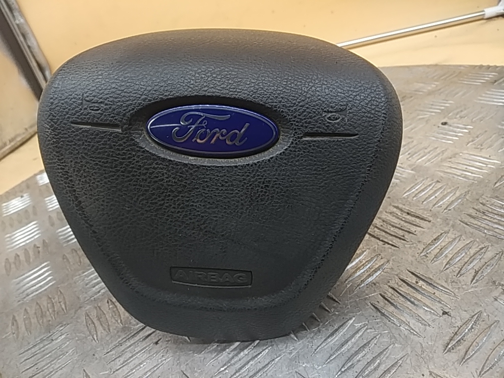 Подушка безопасности в рулевое колесо