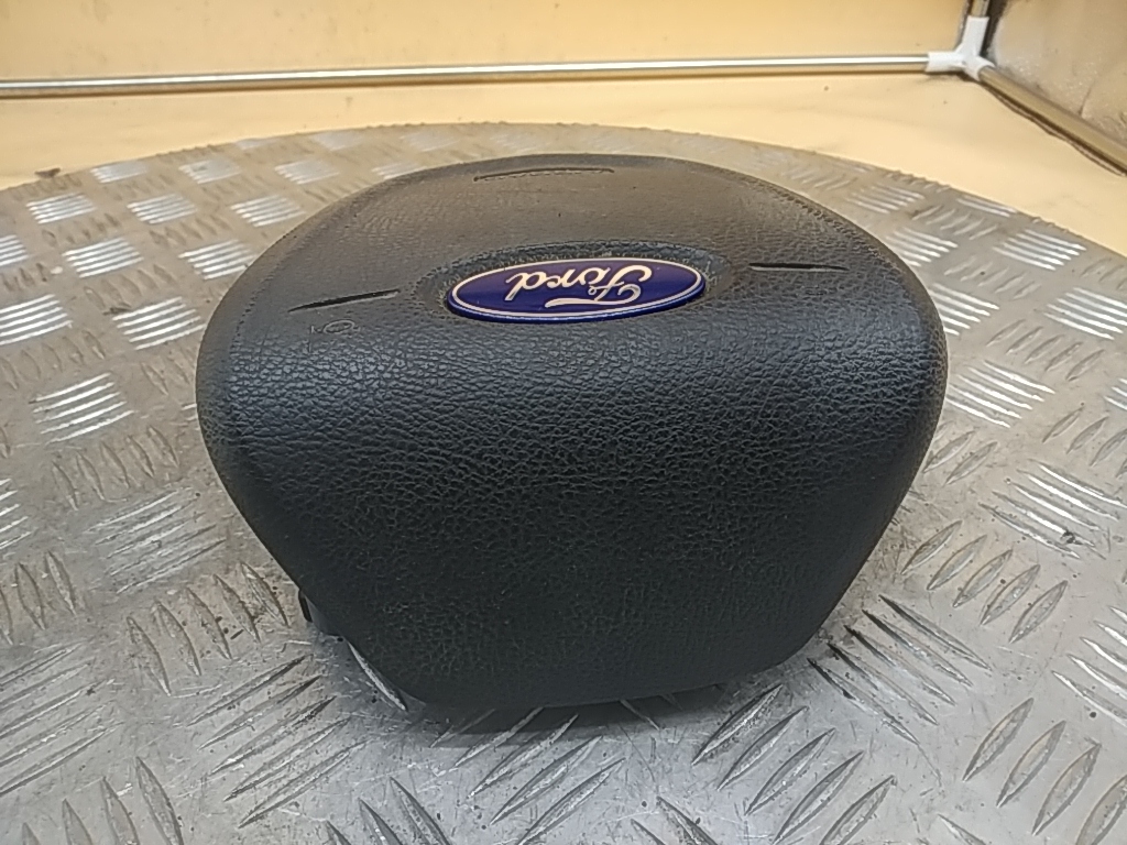 Подушка безопасности в рулевое колесо