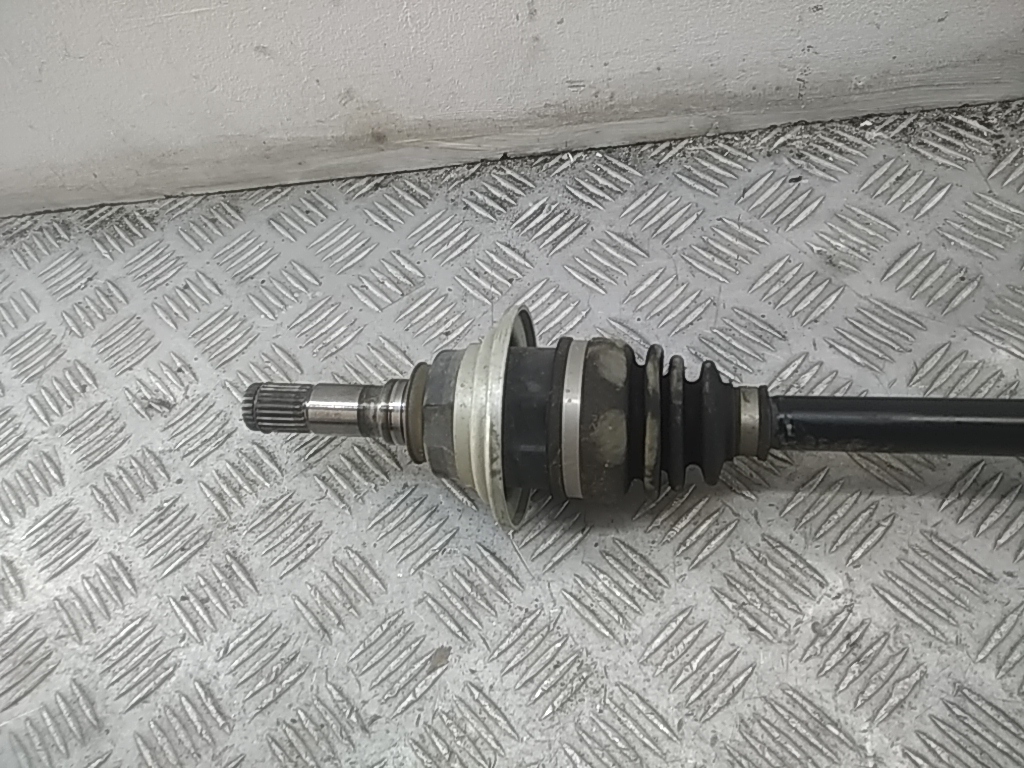 Полуось задняя левая
