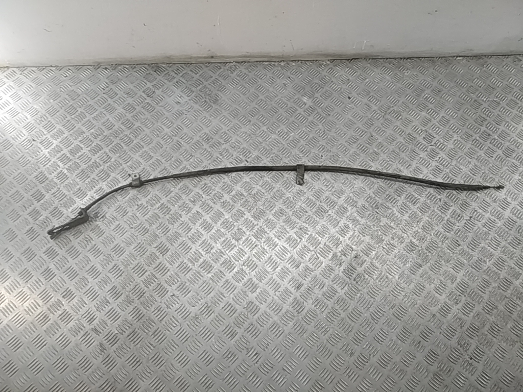 Трос стояночного тормоза левый