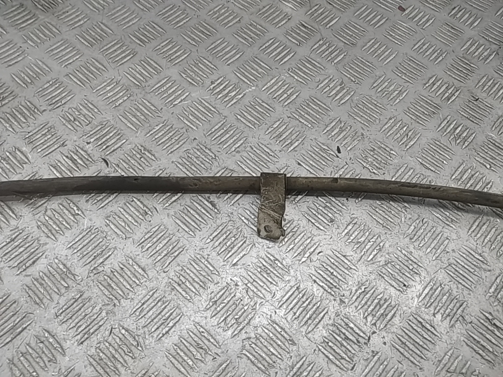 Трос стояночного тормоза левый