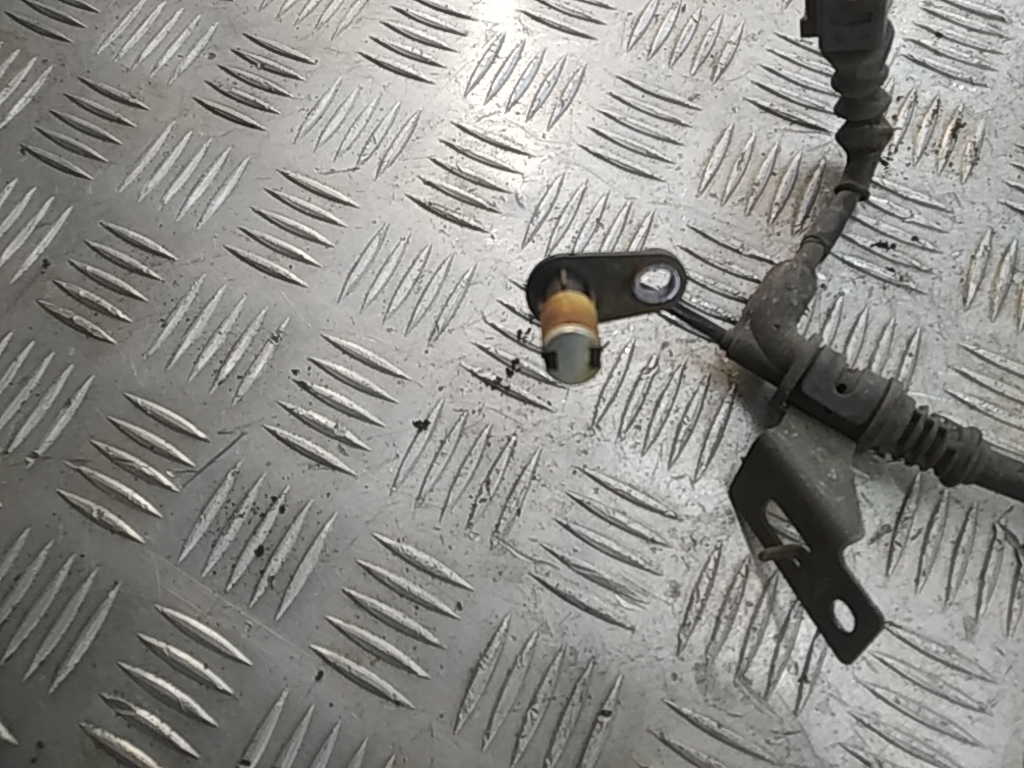 Датчик ABS задний левый