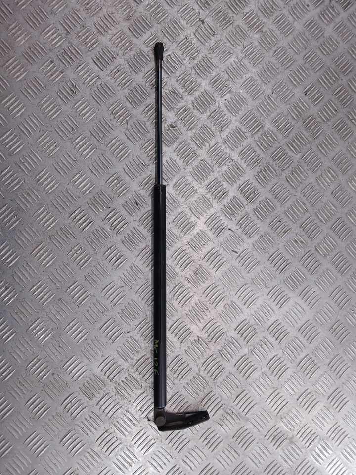 Амортизатор крышки багажника