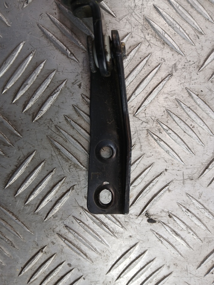 Амортизатор крышки багажника