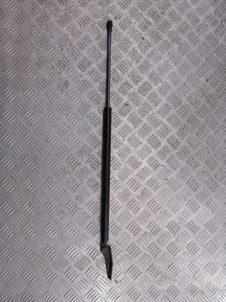 Амортизатор крышки багажника