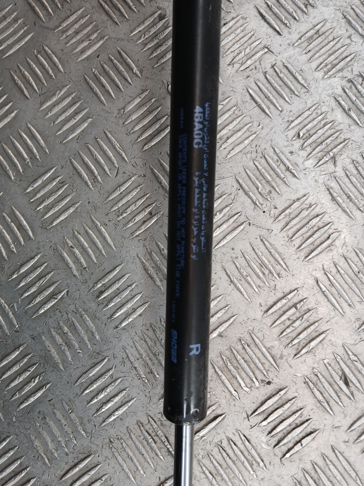 Амортизатор крышки багажника