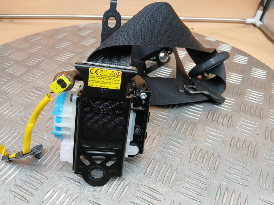 Ремень безопасности