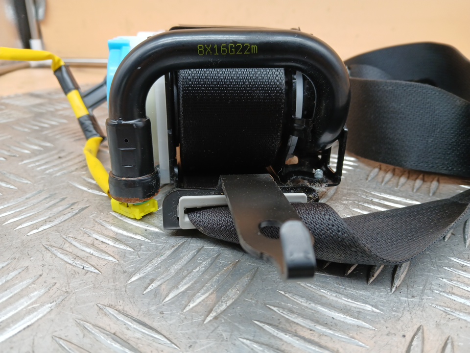 Ремень безопасности