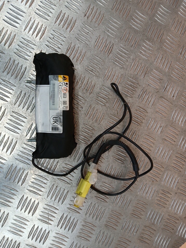 Подушка безопасности боковая (в сиденье)