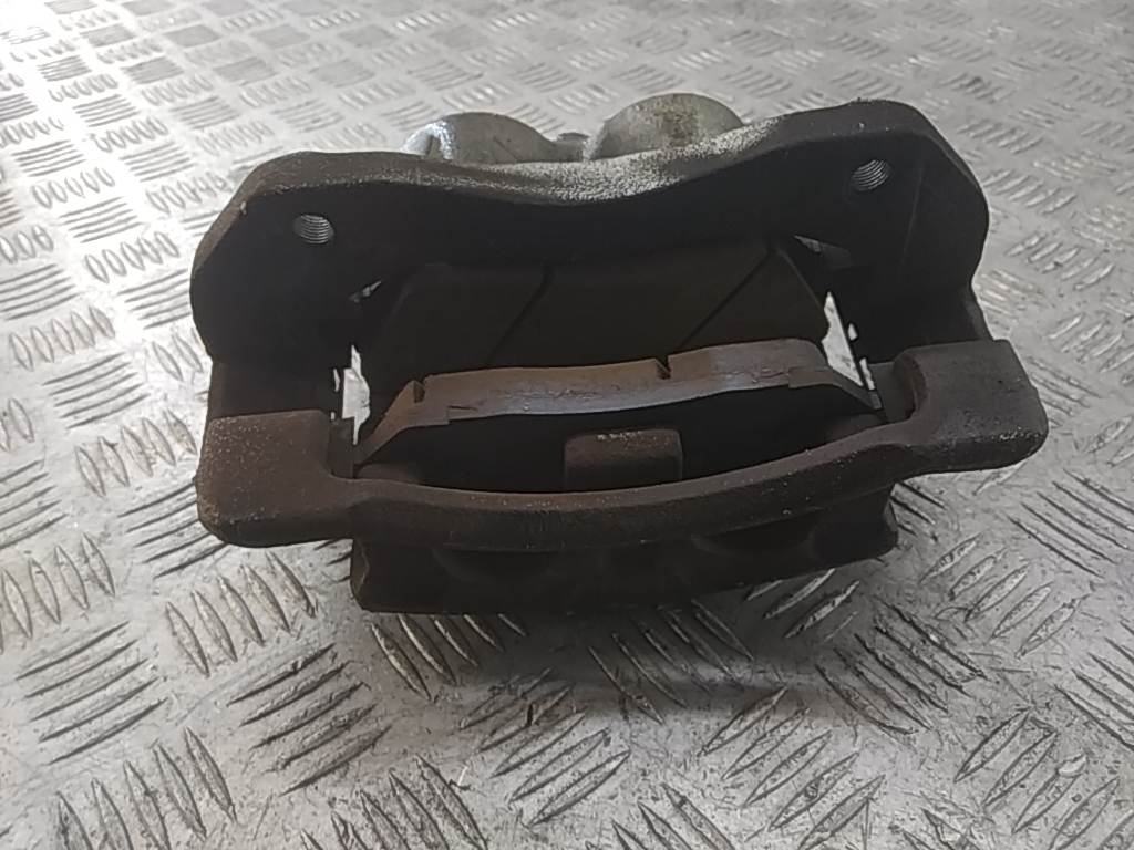 Суппорт передний правый