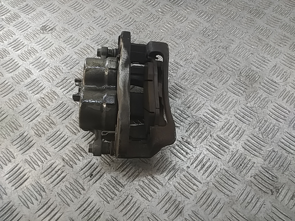 Суппорт передний правый