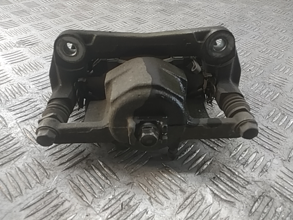 Суппорт передний левый