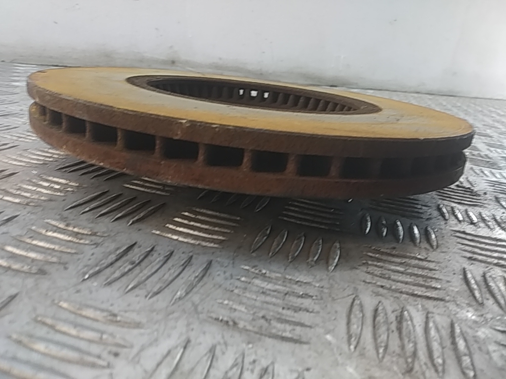 Диск тормозной передний вентилируемый