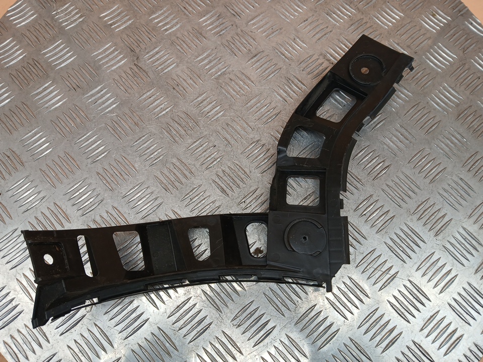 Кронштейн заднего бампера правый