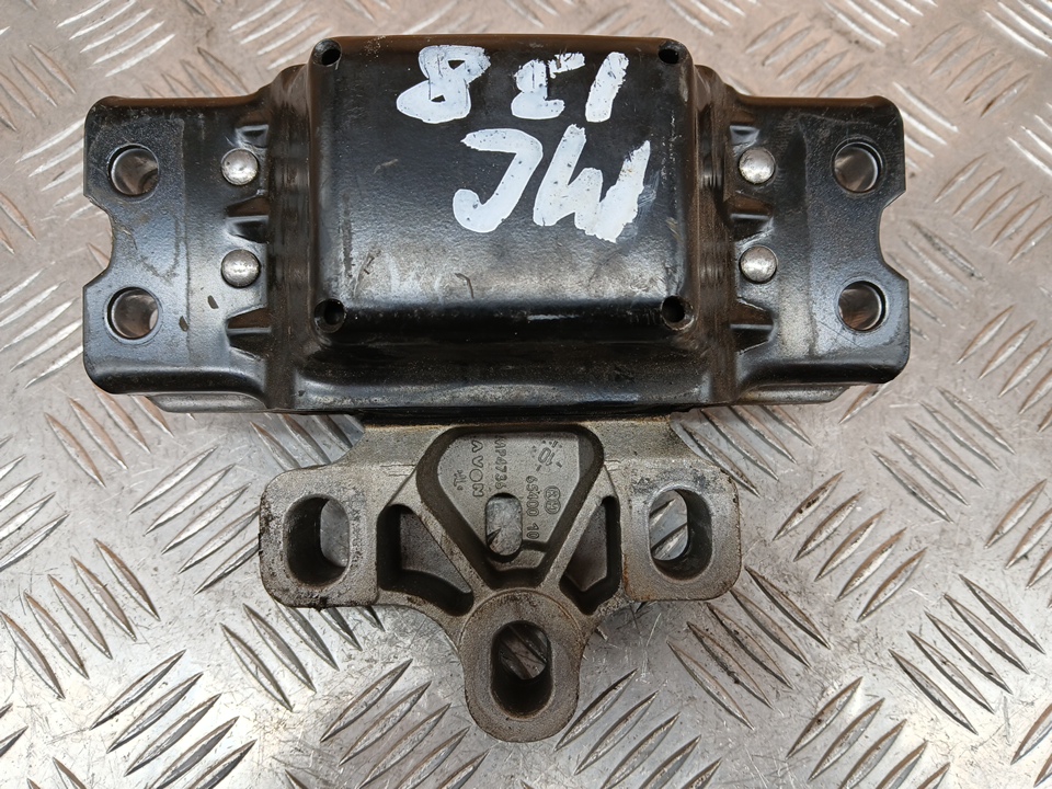 Опора двигателя