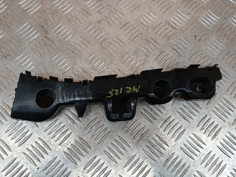 Кронштейн переднего бампера правый