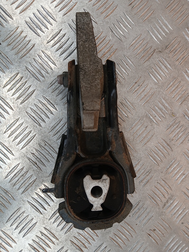 Опора двигателя