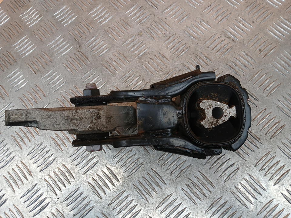 Опора двигателя