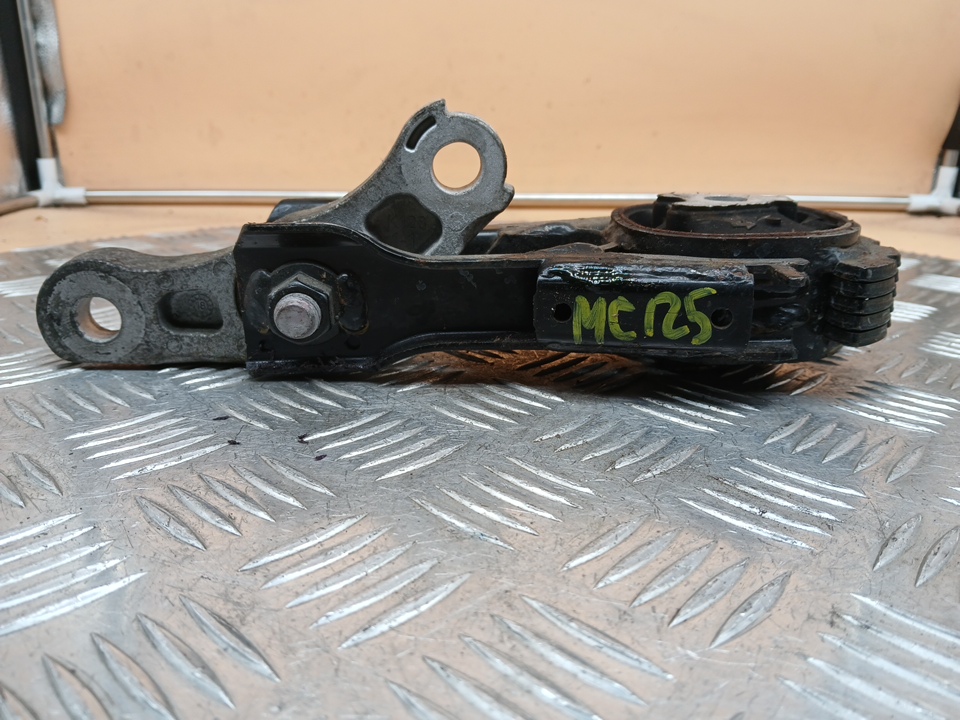 Опора двигателя