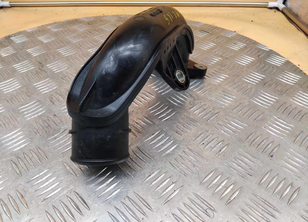 Патрубок интеркулера