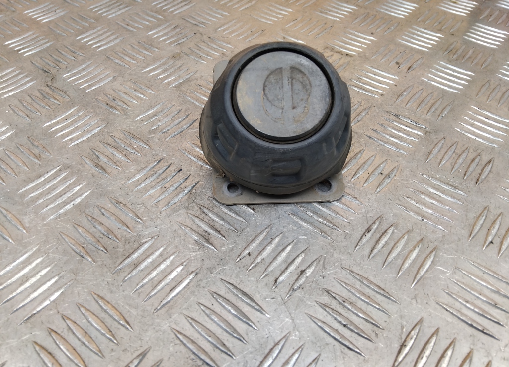 Отбойник крышки багажника