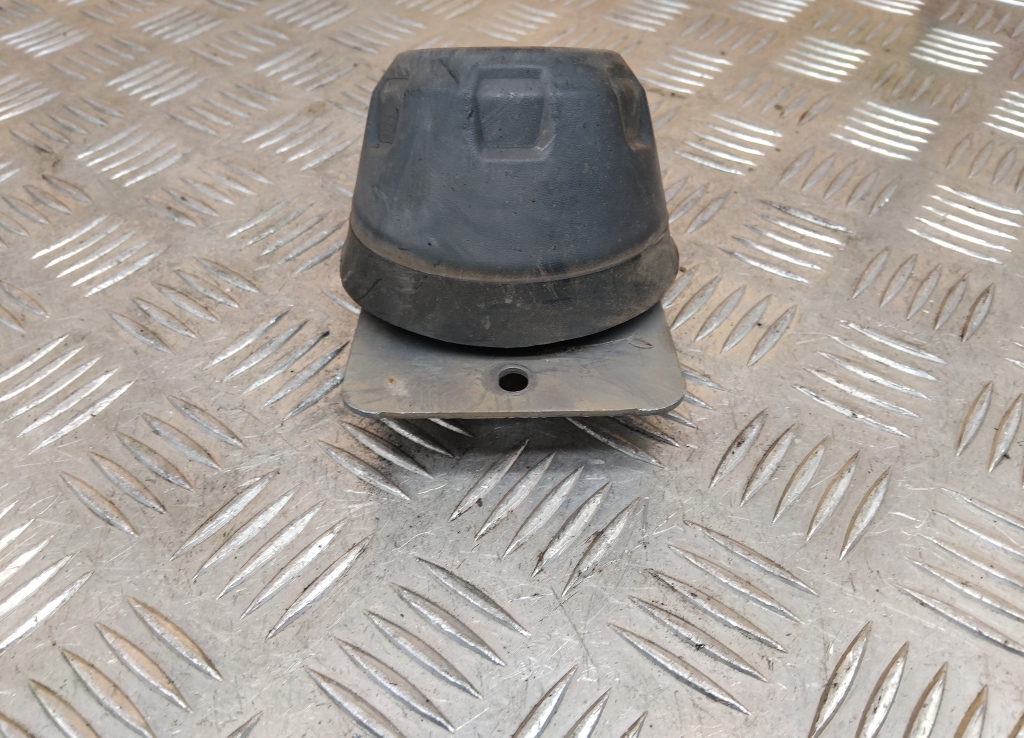 Отбойник крышки багажника