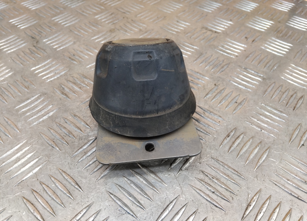 Отбойник крышки багажника