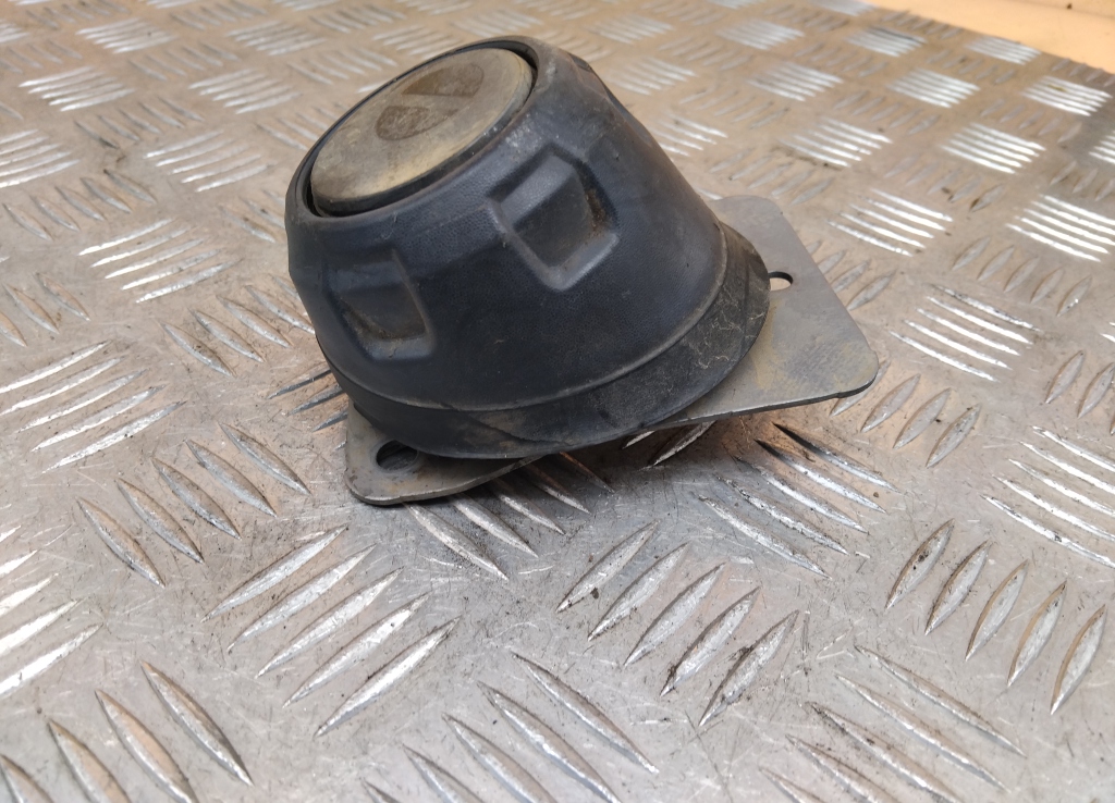 Отбойник крышки багажника