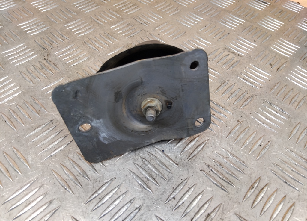 Отбойник крышки багажника