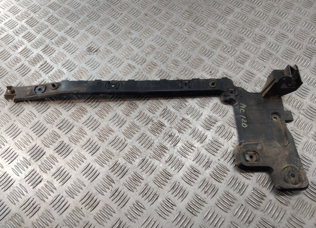 Кронштейн заднего бампера правый