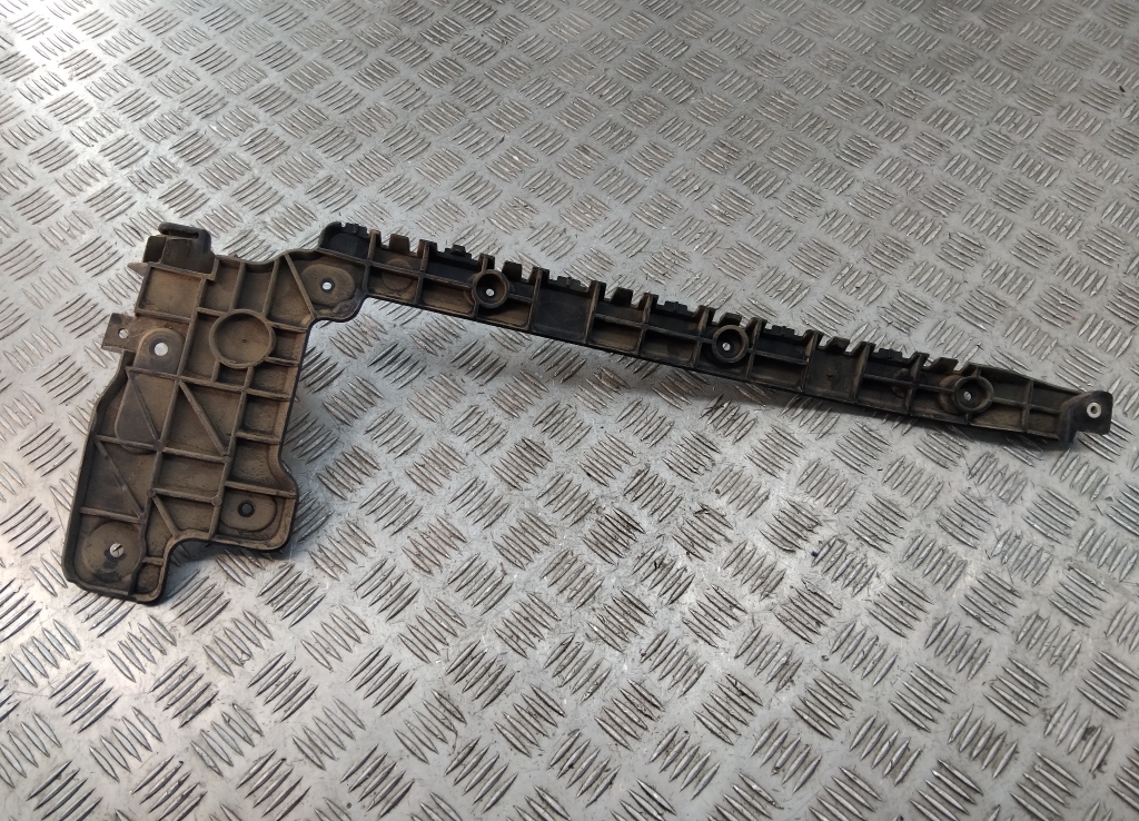 Кронштейн заднего бампера правый