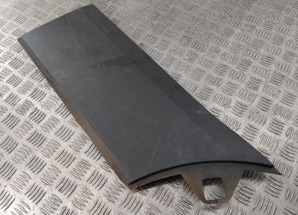 Накладка двери передней правой