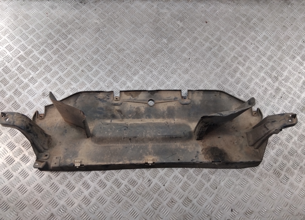 Воздуховод радиатора нижний