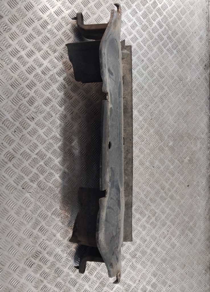 Воздуховод радиатора нижний