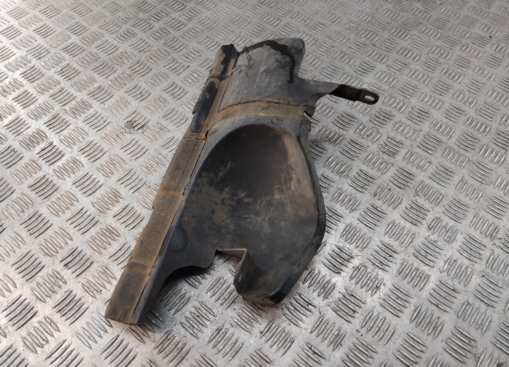 Воздуховод радиатора правый