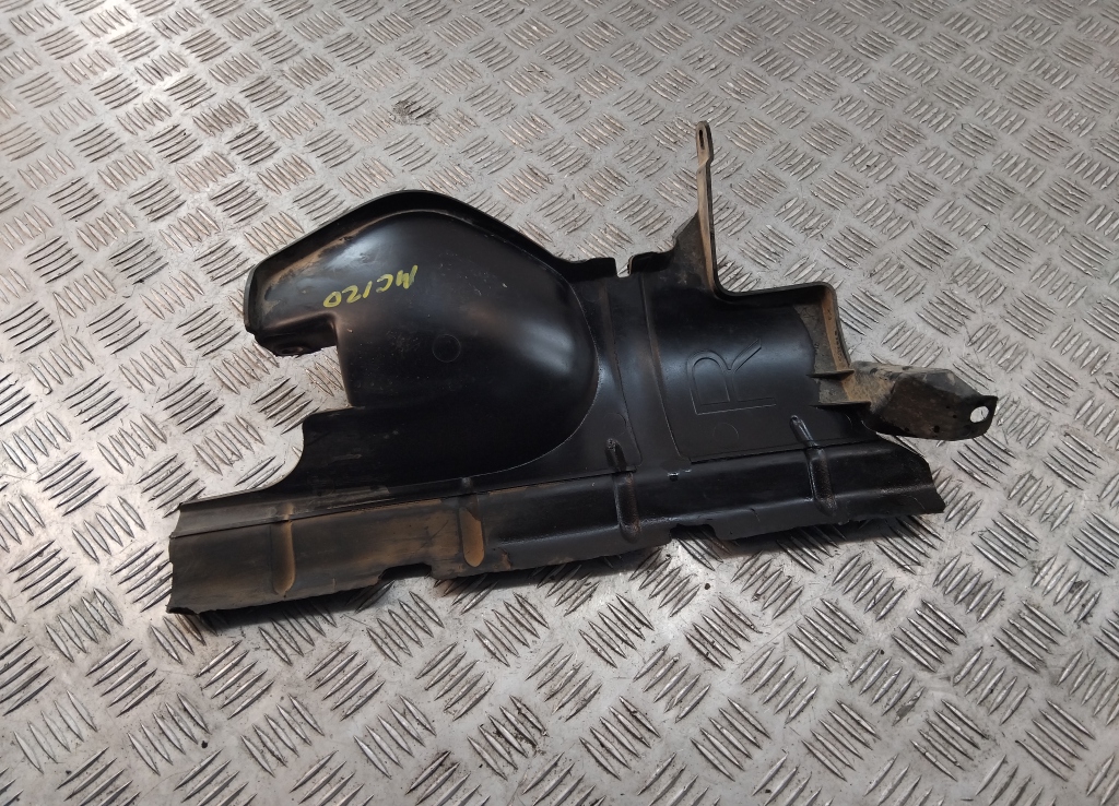 Воздуховод радиатора правый