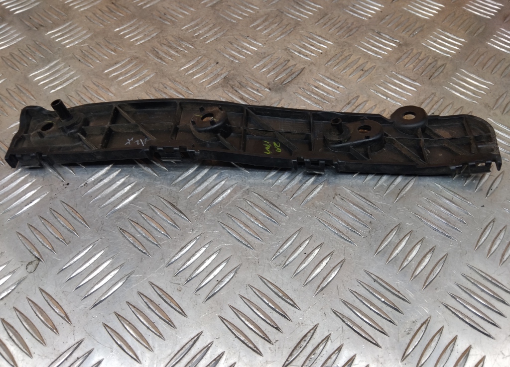 Кронштейн заднего бампера правый