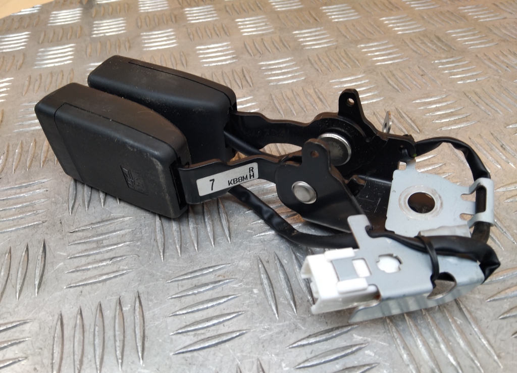 Ответная часть ремня безопасности