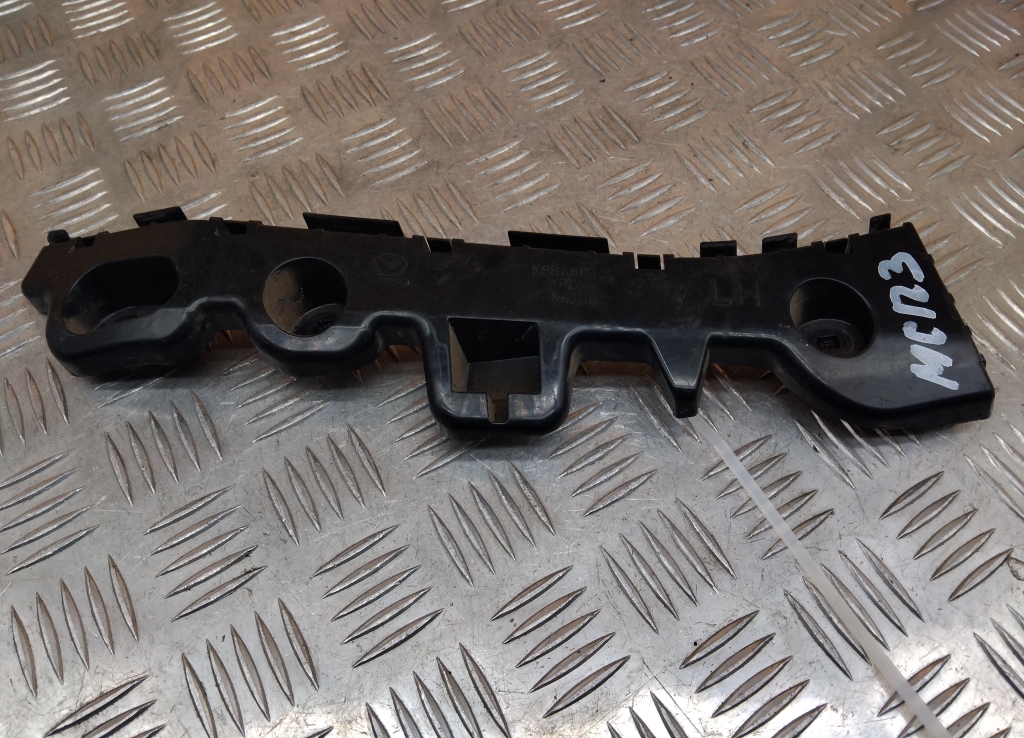 Кронштейн переднего бампера левый